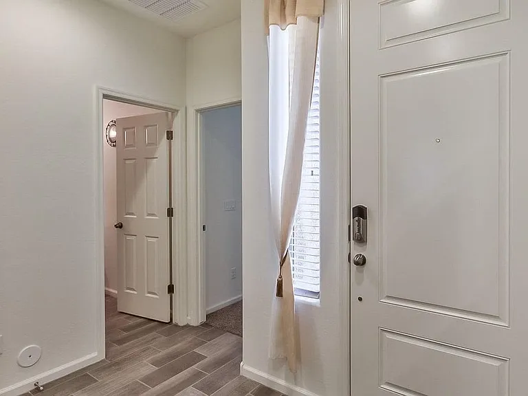 3549 E Apricot Ln — Photo 2