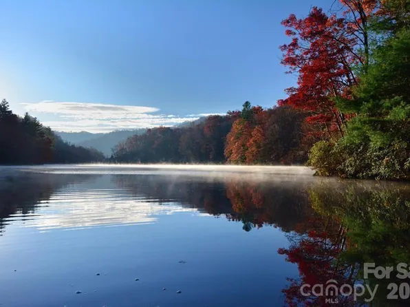 5 Dars Ln, Tuckasegee, NC 28783