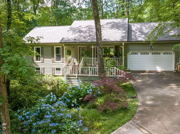 1526 Oakleaf Dr, Auburn, GA 30011