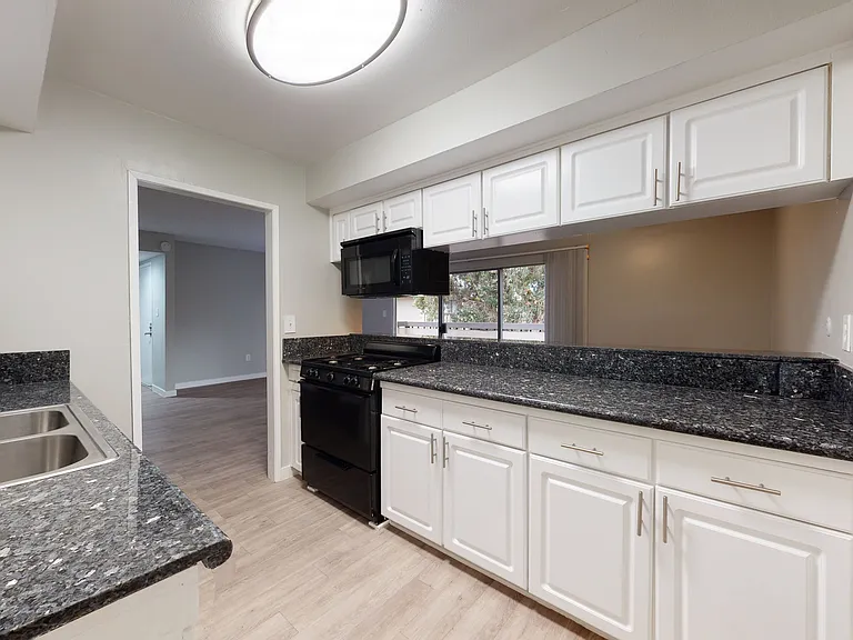 Pine Lake Apartments — Photo 39