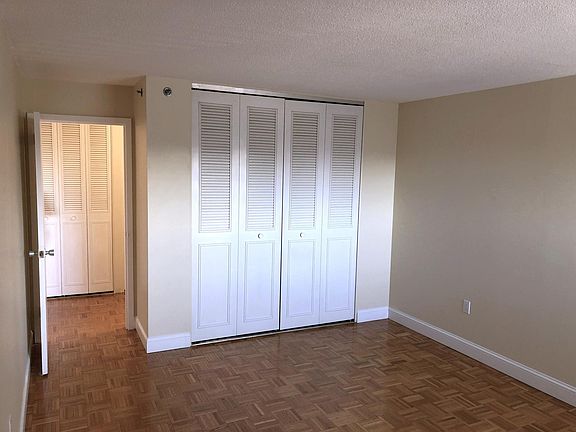 5th image of 1025 Hancock St Unit 5L
