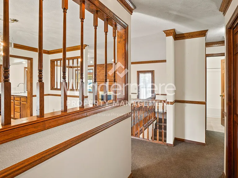 10435 N Iroquois Ct — Photo 6