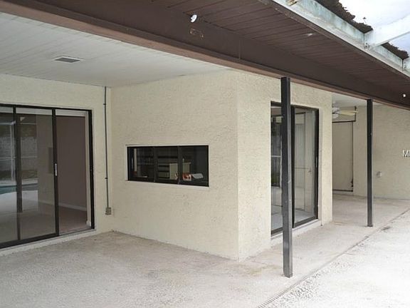 3rd image of 5026 Paloma Dr