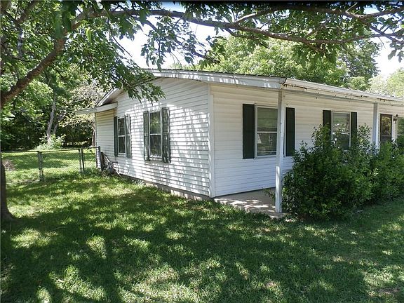 3rd image of 3002 Winfield Dr