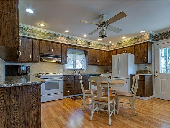2nd image of 507 Sherwood Dr