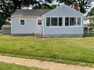 356 Maple Ave, Old Saybrook, CT 06475