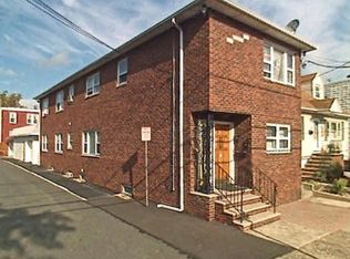 49 Magnolia St, Belleville, NJ 07109