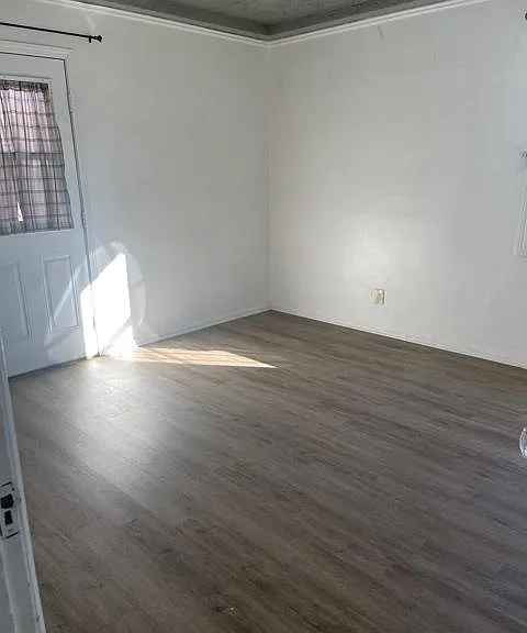 9200 S Hobart Blvd — Photo 14