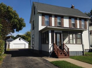 422 S 4th St, Aurora, IL 60505