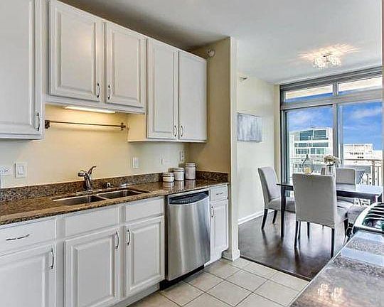 4th image of 125 S Jefferson St #2109