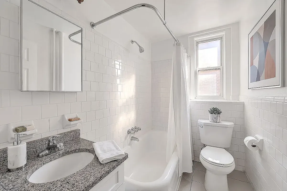 1640 Ocean Parkway — Photo 3