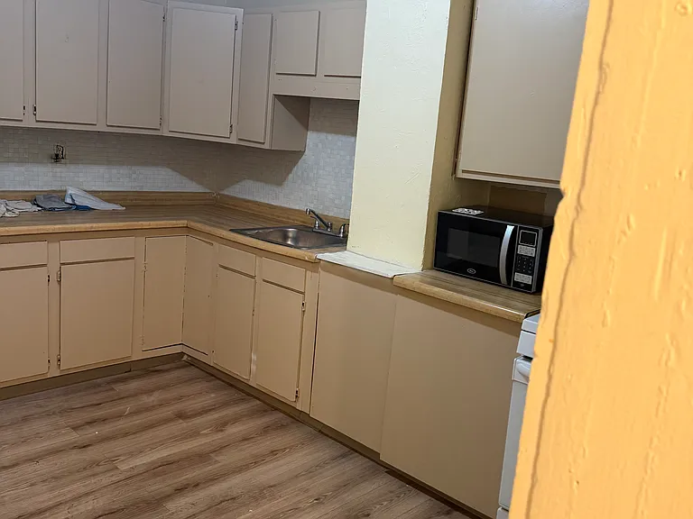 231 E Main St #3 — Photo 11