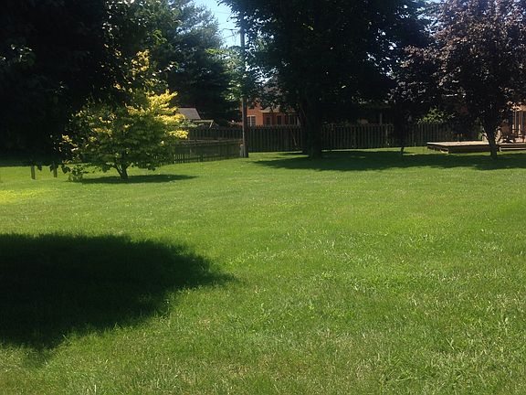 3rd image of 908 Mooreland Dr