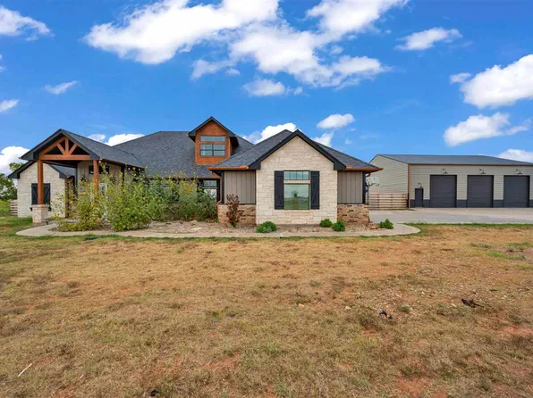 11196 NE Cline Rd, Elgin, OK 73538
