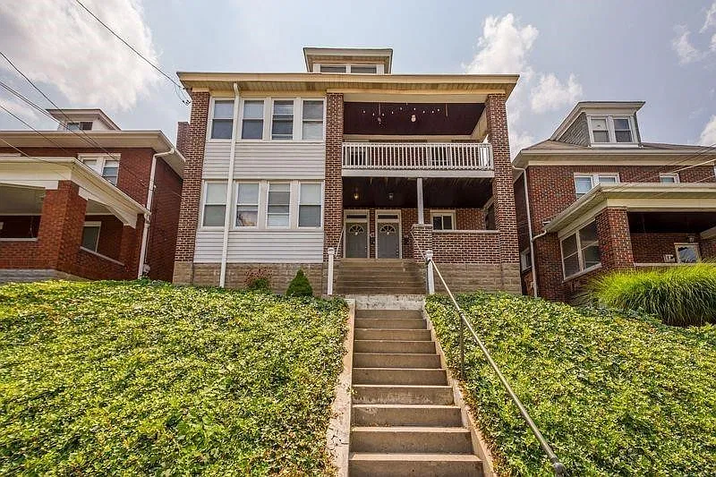 2 bed, $1,300 — Photo 1