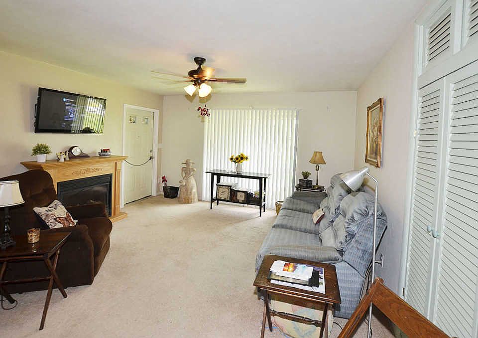 1st image of 2103 Sunrise Dr SW
