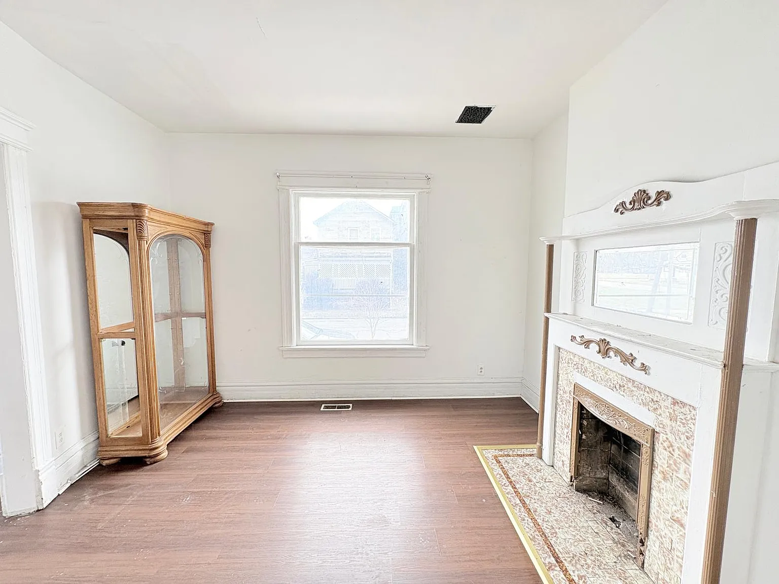 3 bed, 1.5 bath, 1269 sqft, $1,075 — Photo 3