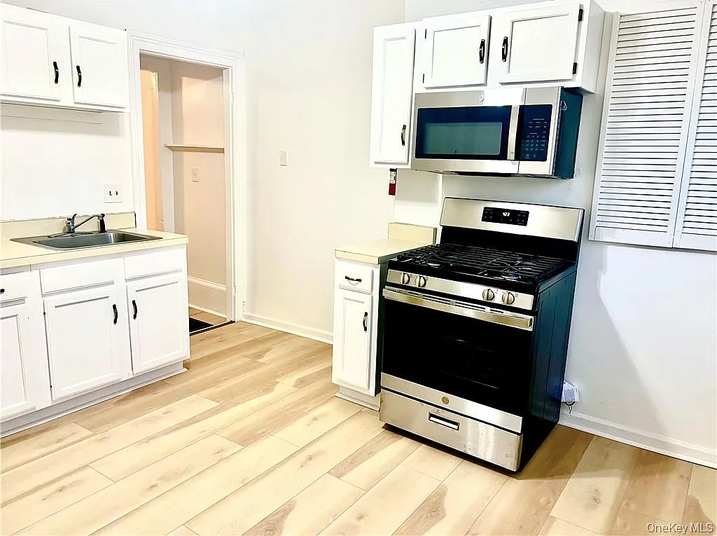 3 bed, 1.0 bath, 1440 sqft, $1,850 — Photo 2
