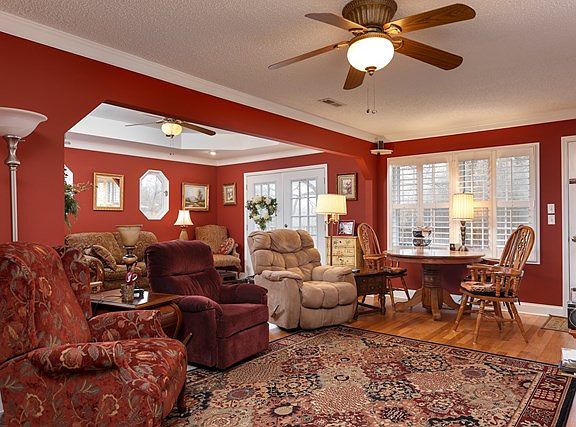 4th image of 301 Poplar Springs Dr