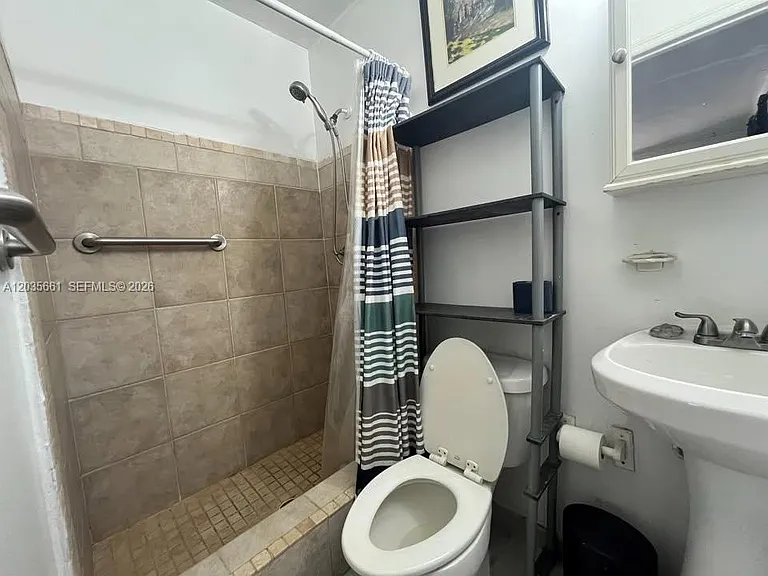 22XX SW 42nd Way #C — Photo 6