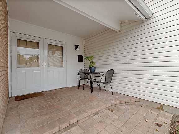 2nd image of 6514 Macarthur Dr