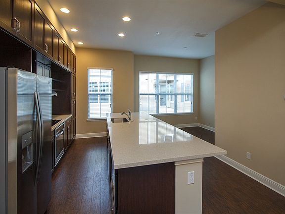 3rd image of 2619 Joslin Pl