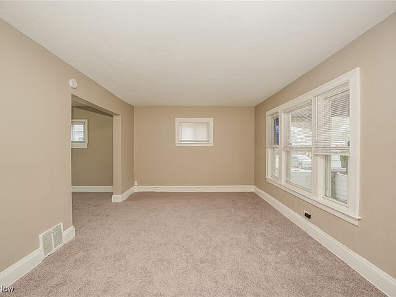 3rd image of 4917 Stickney Ave