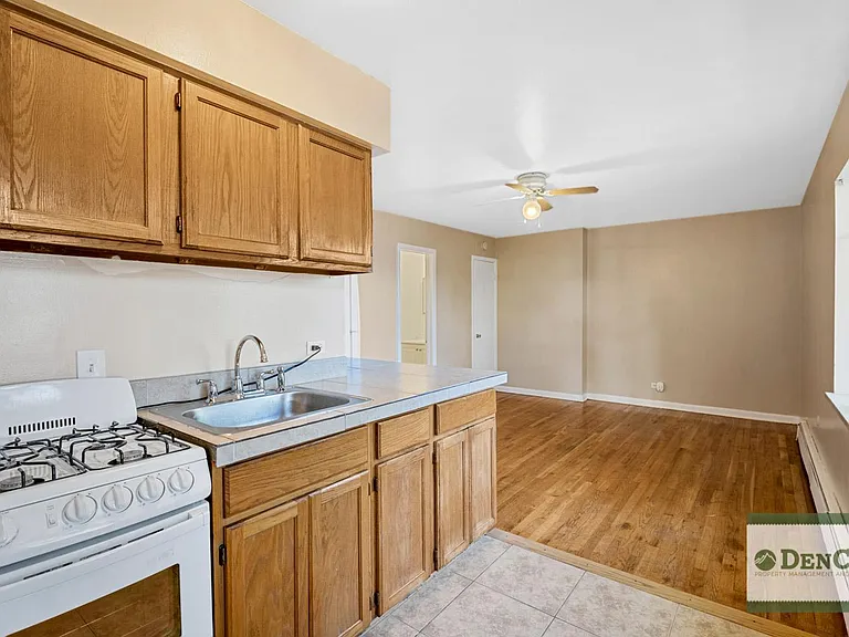 1840 Vine St #4 — Photo 4