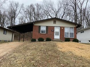 436 Ballwin Ave, Ballwin, MO 63021