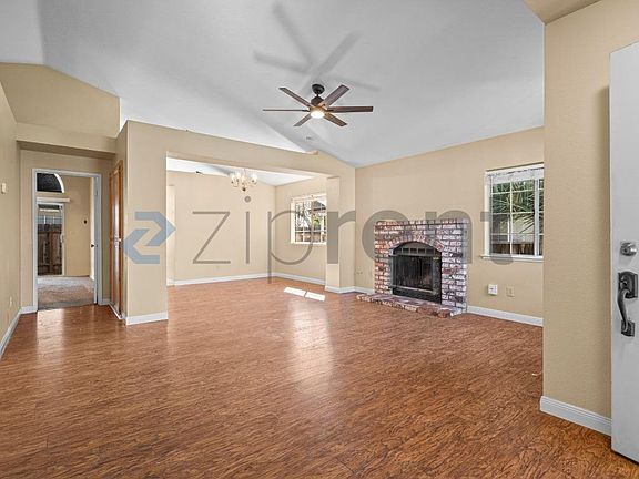 4th image of 1205 Silk Oak Dr