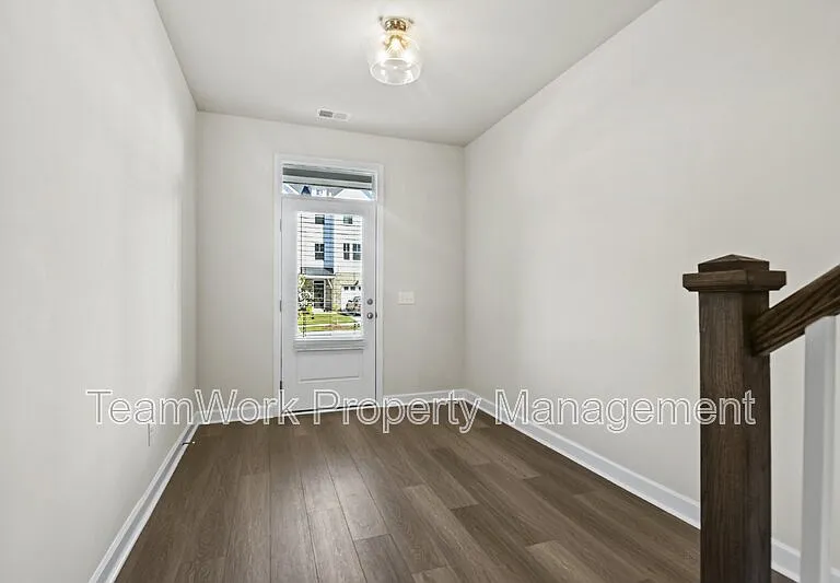 9413 Sun Fountain Dr — Photo 3