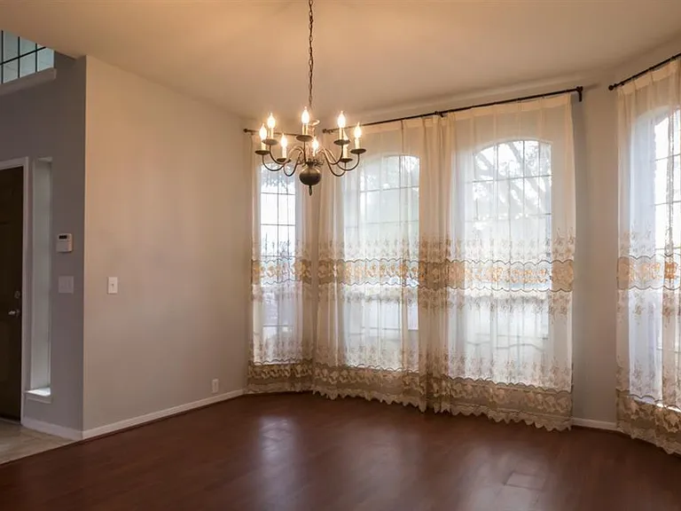 2511 Sun Spot Ln — Photo 4