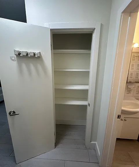 2503 NE 184th Ter — Photo 13