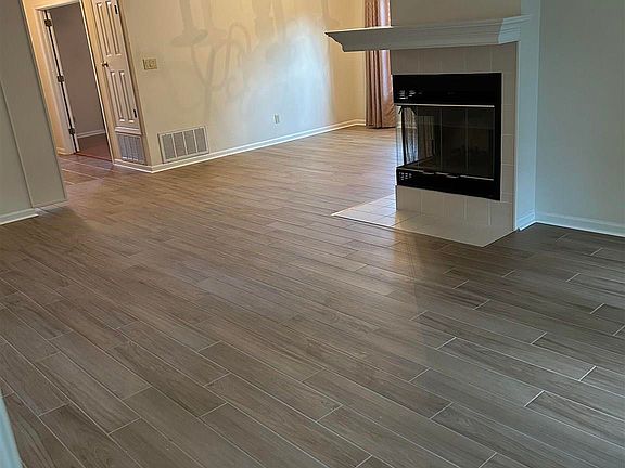 3rd image of 4325 Cedarview Ct