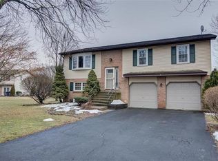 1963 Pierce Dr, Whitehall, PA 18052