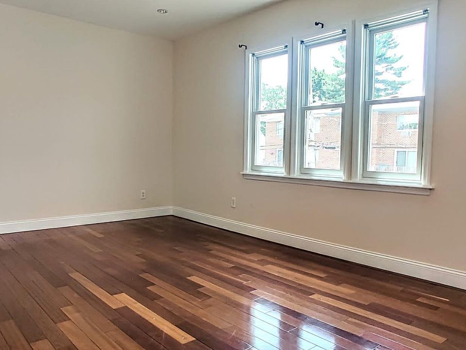 1st image of 4022 Amundson Ave