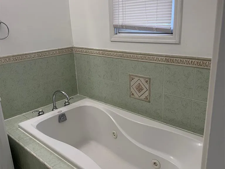 60 Columbia Ave — Photo 13