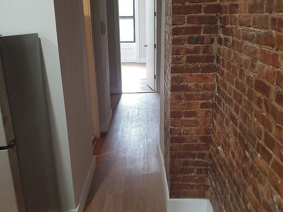 3rd image of 16 Windsor Pl #2
