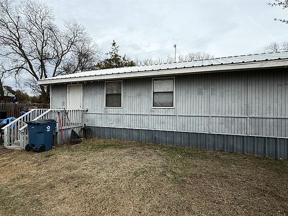 4th image of 217 NE 2nd St