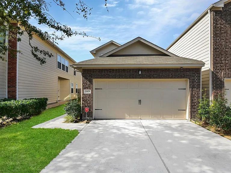 11429 Champions Green Dr — Photo 2