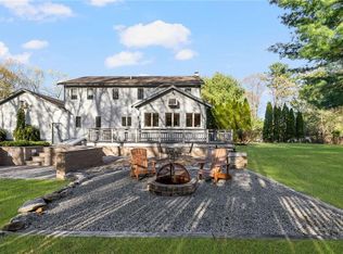 10 Oak Hill Rd, Scituate, RI 02831