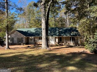 305 Mapledale Trl, Sharpsburg, GA 30277