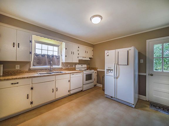5th image of 3441 Brandywine Ave