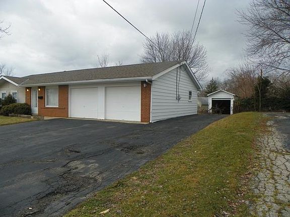 3rd image of 10045 Sturgeon Ln
