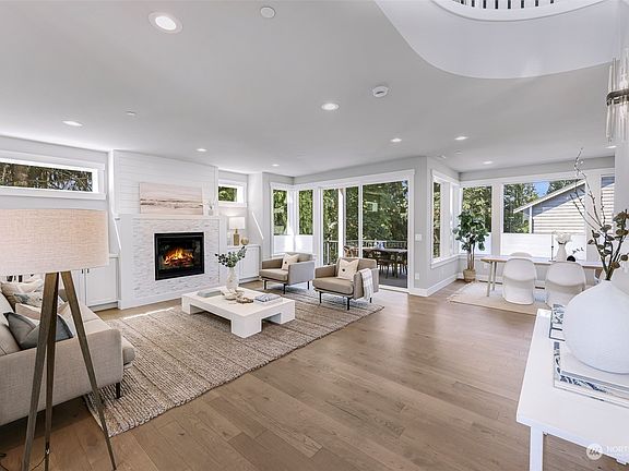 4th image of 18118 40th Avenue W
