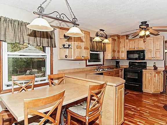 4th image of 303 Sunblest Blvd S