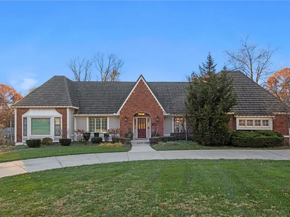 9624 Lee Blvd, Leawood, KS 66206