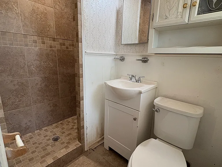 1300 SW 61st St — Photo 16