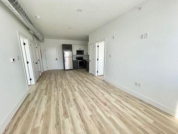 2nd image of 1843 Hartranft St #E-206