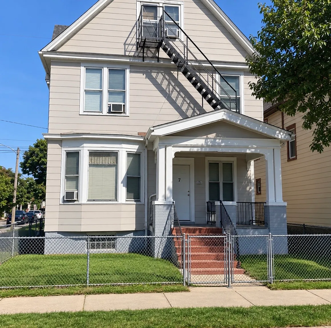 1302 S 11th St - 3 — Photo 2